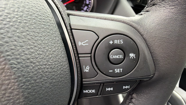 Used 2022 Toyota RAV4 XLE Premium FWD image 22