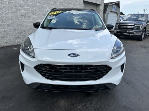 Certified 2022 Ford Escape SE w/ SE Sport Appearance Package AWD/4WD image 3