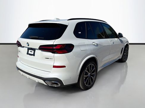 Used 2026 BMW X5 sDrive40i image 3