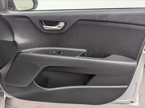 Used 2022 Kia Rio LX image 22