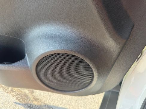 Used 2018 Nissan Rogue S FWD image 16