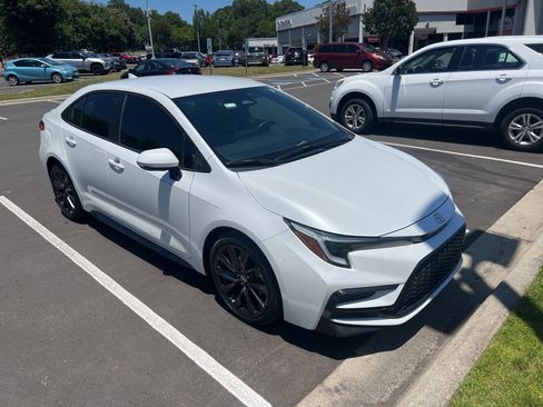 Used 2023 Toyota Corolla SE FWD image 7