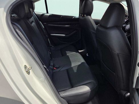 Certified 2025 MAZDA MAZDA3 s FWD image 18
