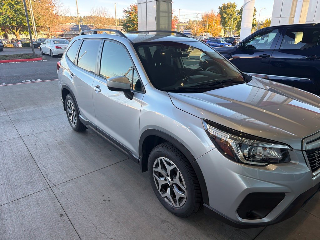 Used 2020 Subaru Forester Premium AWD/4WD image 3