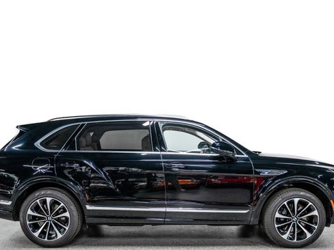 Used 2024 Bentley Bentayga Extended Wheelbase image 2