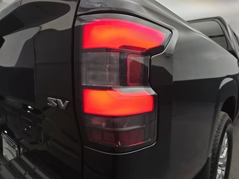 Used 2024 Nissan Frontier SV w/ Technology Package image 19