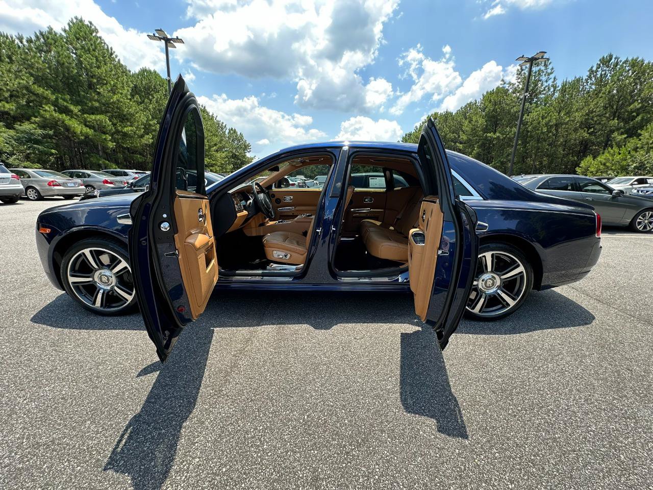 Used 2014 Rolls-Royce Ghost RWD image 44