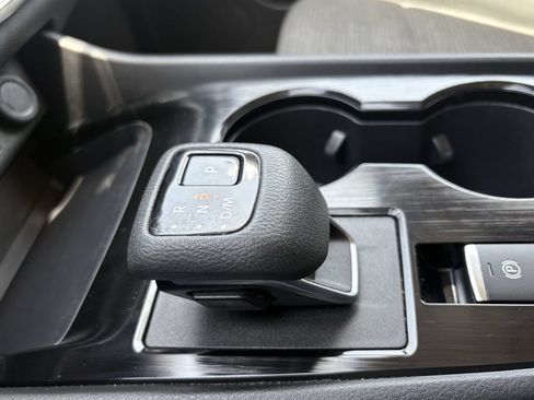 Used 2023 Nissan Rogue SV AWD/4WD image 19
