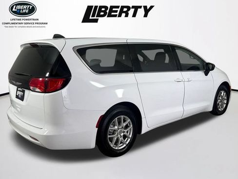 Used 2024 Chrysler Voyager LX FWD image 3