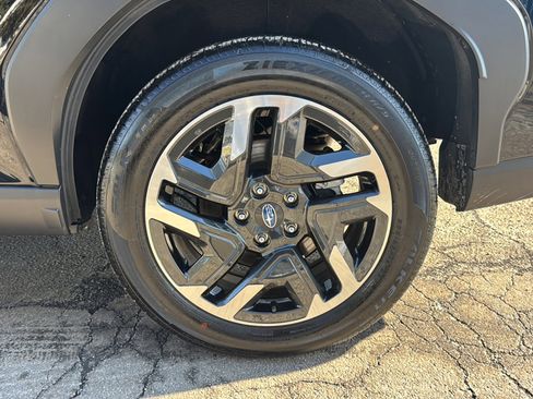 Used 2025 Subaru Forester Limited w/ Popular Package image 43