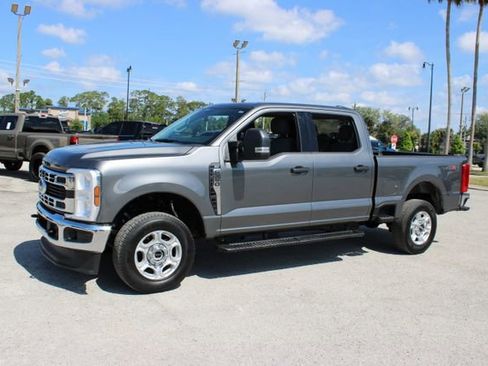 Used 2025 Ford F250 XLT AWD/4WD image 5
