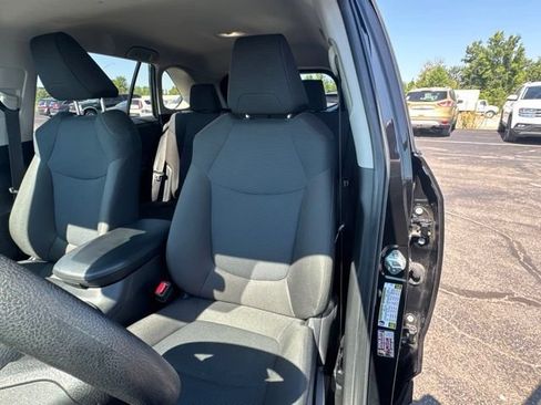 Used 2025 Toyota RAV4 LE AWD/4WD image 10