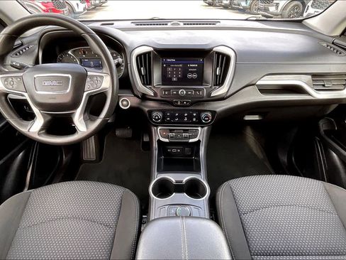 Used 2024 GMC Terrain SLE image 15