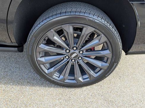 Used 2025 Cadillac Escalade V image 33