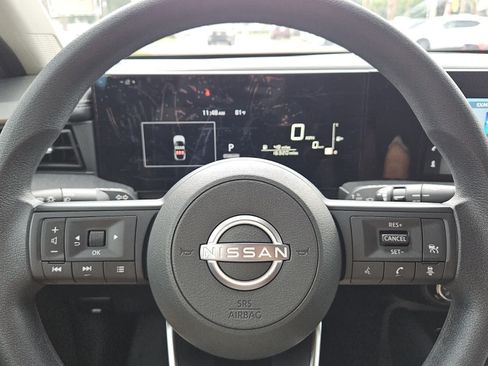 Used 2025 Nissan Kicks SV FWD image 11