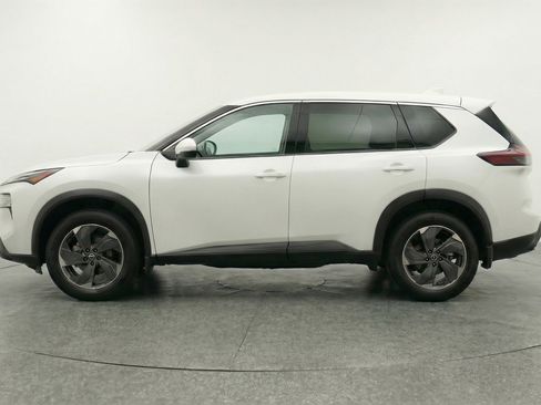 Used 2025 Nissan Rogue SV image 5