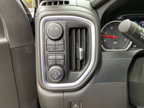 Used 2022 Chevrolet Silverado 2500 High Country AWD/4WD image 17