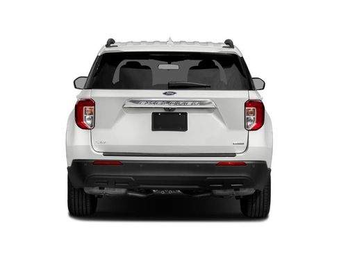 Used 2020 Ford Explorer XLT w/ Equipment Group 202A AWD/4WD image 16