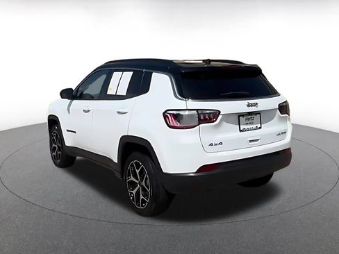 Used 2025 Jeep Compass Limited AWD/4WD image 4