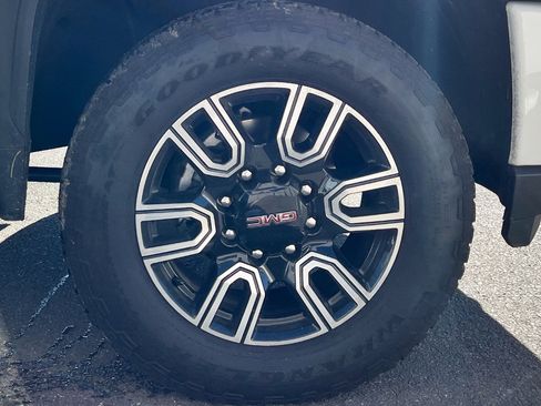 Used 2021 GMC Sierra 2500 AT4 w/ AT4 Premium Plus Package image 11