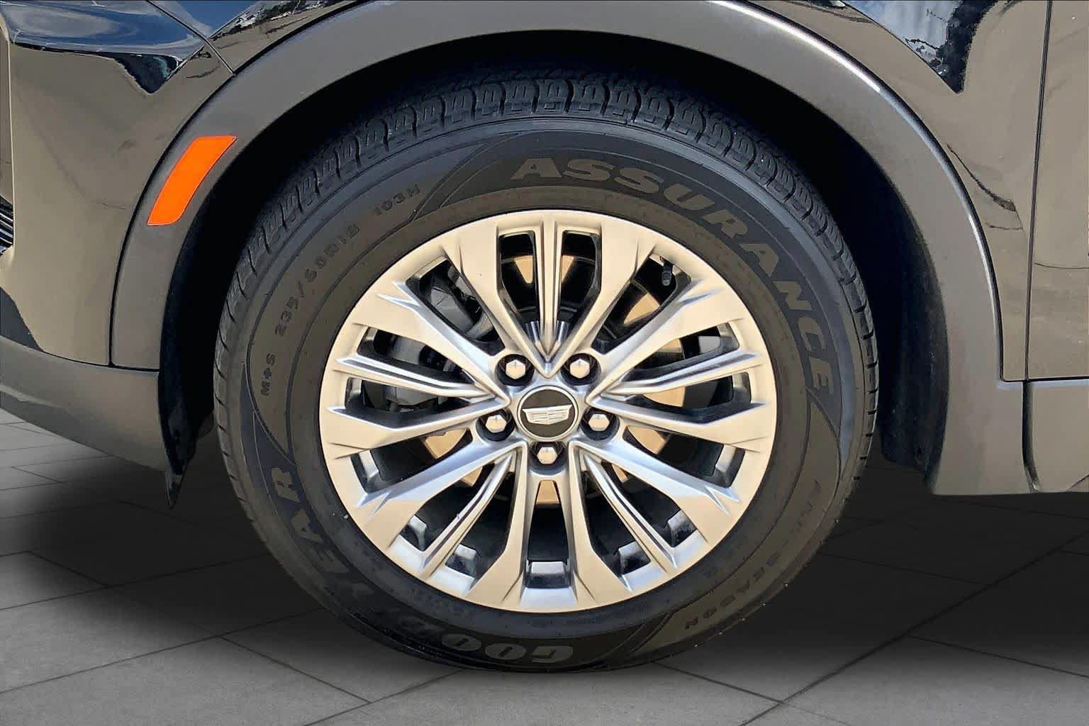 Used 2025 Cadillac XT4 Premium Luxury AWD/4WD image 11