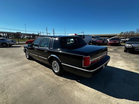 Used 1997 Lincoln Town Car Executive image 69