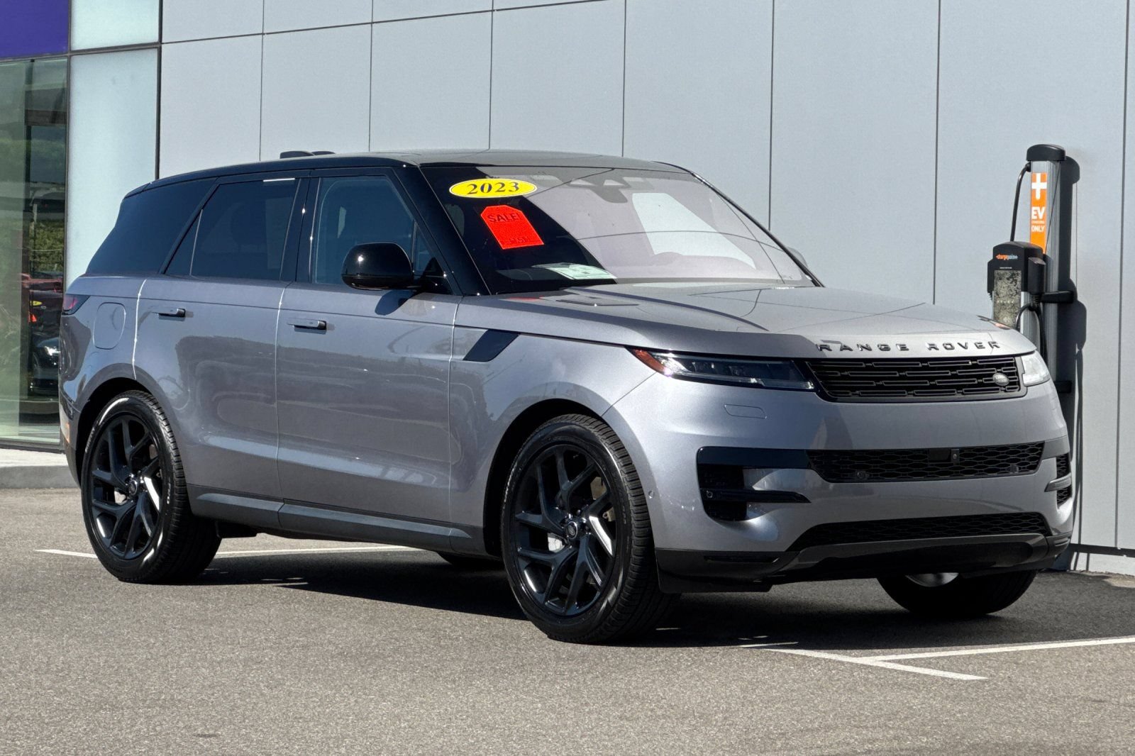 Used 2023 Land Rover Range Rover Sport SE AWD/4WD image 7
