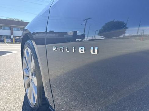 Used 2018 Chevrolet Malibu Premier w/ Premier Sun and Wheel Package FWD image 42