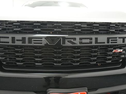 Used 2019 Chevrolet Silverado 1500 Custom Trail Boss w/ Custom Convenience Package AWD/4WD image 12