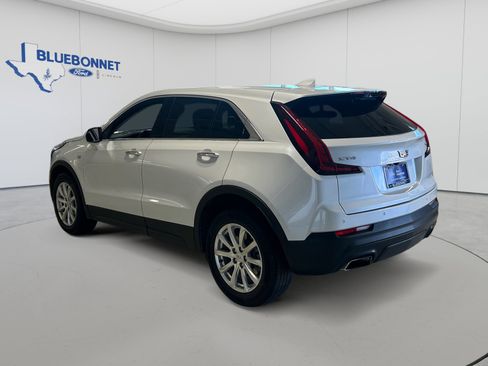 Used 2023 Cadillac XT4 Luxury w/ Cold Weather Package FWD image 7