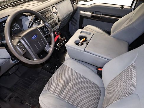 Used 2016 Ford F550 4x4 Regular Cab Super Duty image 26