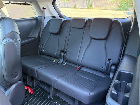 Used 2025 Kia Carnival SX Prestige FWD image 17