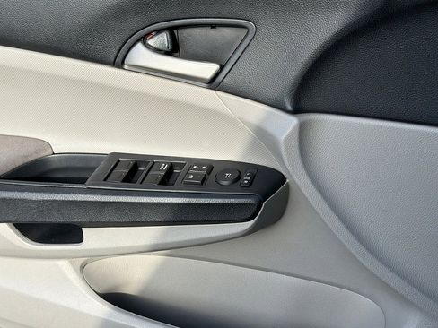 Used 2012 Honda Accord LX image 16