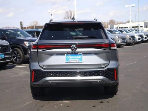 New 2026 Volkswagen Tiguan SE R-Line image 5