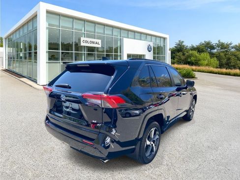 Used 2024 Toyota RAV4 SE w/ Weather & Moonroof Package AWD/4WD image 5