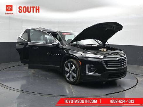Used 2023 Chevrolet Traverse LT w/ LT Premium Package AWD/4WD image 59