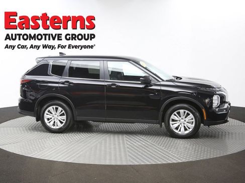 Used 2025 Mitsubishi Outlander ES image 46