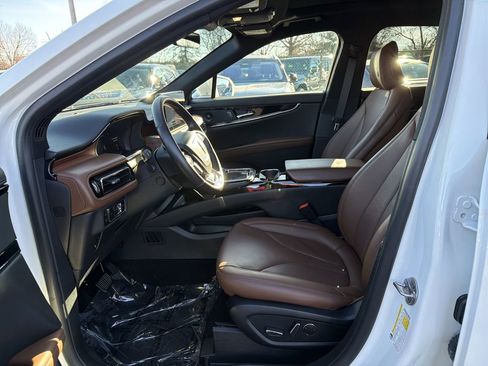 Certified 2023 Lincoln Nautilus Reserve w/ Equipment Group 201A image 11