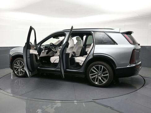 Used 2026 Cadillac Vistiq Luxury AWD/4WD image 37