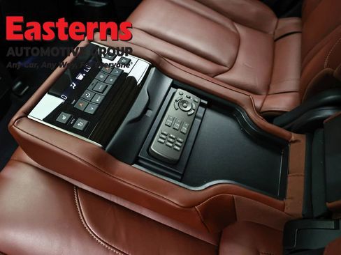 Used 2018 Lexus LX 570 4WD w/ Luxury Package image 44