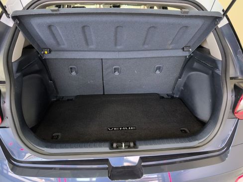 Certified 2021 Hyundai Venue FWD image 24