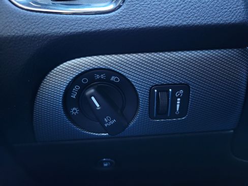 Used 2020 Dodge Durango R/T w/ Technology Group image 29