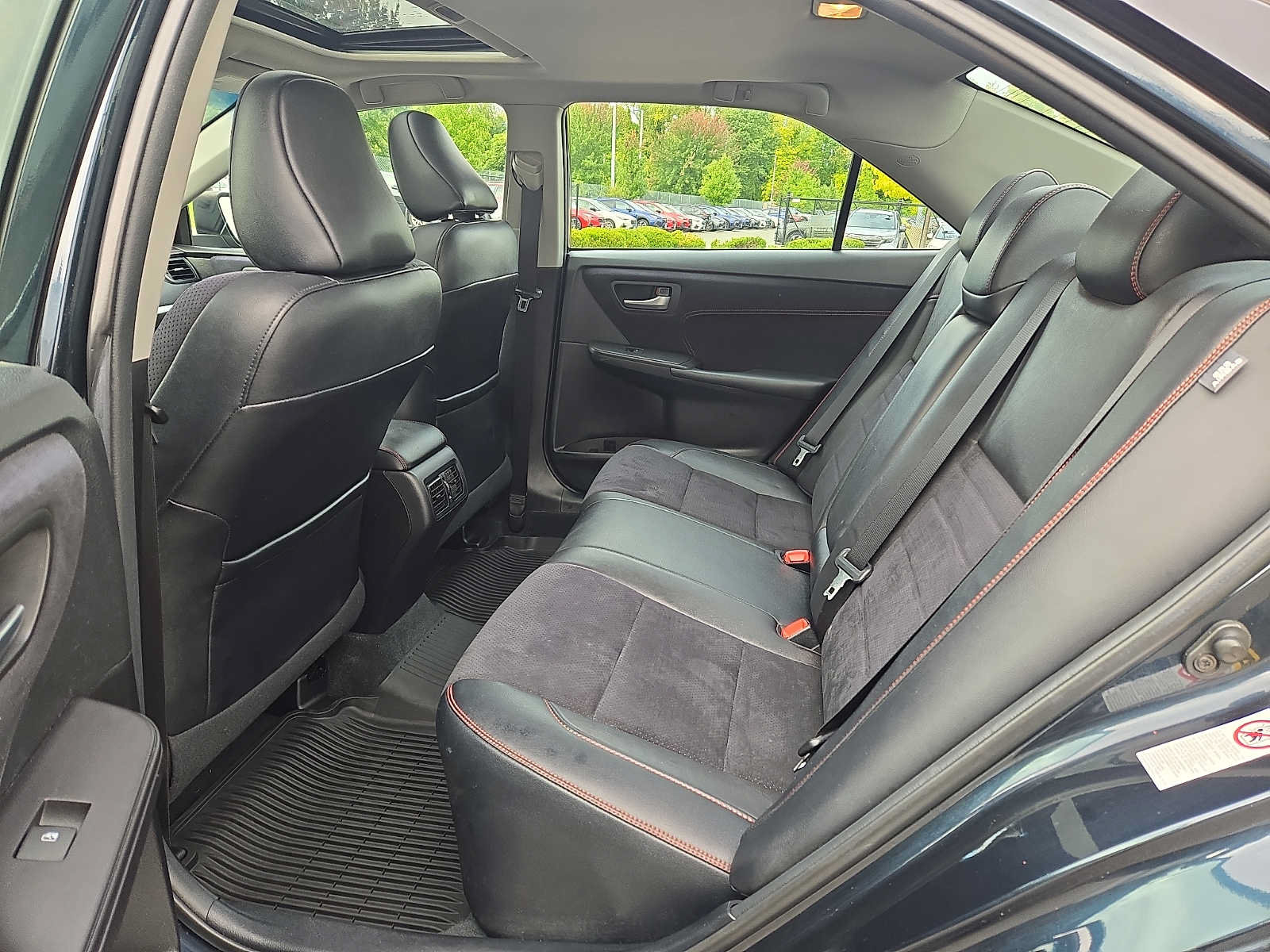 Used 2016 Toyota Camry XSE w/ Moonroof Package FWD image 10