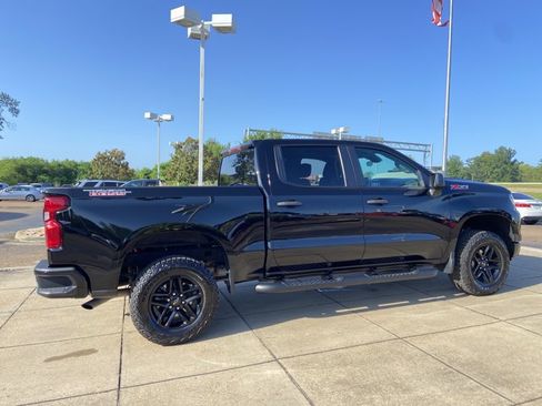Used 2024 Chevrolet Silverado 1500 Custom Trail Boss AWD/4WD image 12