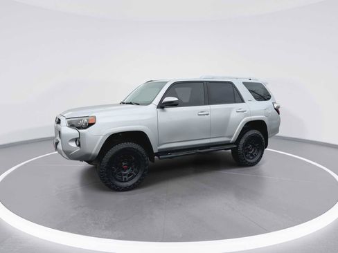 Used 2016 Toyota 4Runner SR5 image 4