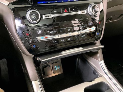 Used 2021 Ford Explorer Platinum w/ Equipment Group 601A image 34