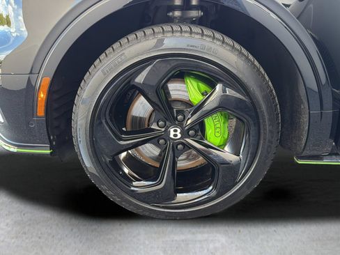 Used 2025 Bentley Bentayga AWD/4WD image 6