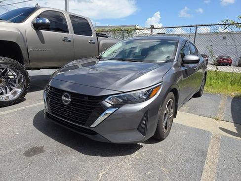 Used 2024 Nissan Sentra SV FWD image 2