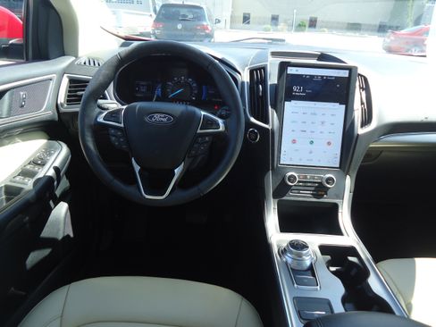 Used 2022 Ford Edge SEL w/ Convenience Package image 11