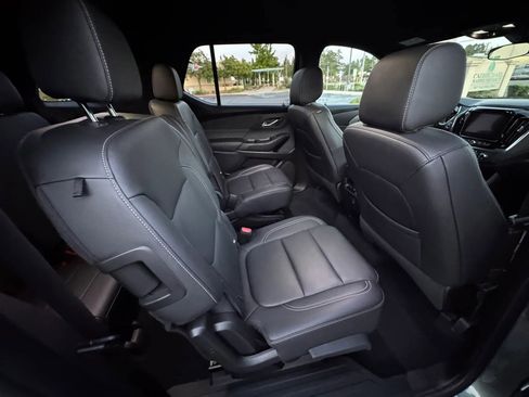Used 2022 Chevrolet Traverse LT w/ LPO, Floor Liner Package FWD image 15
